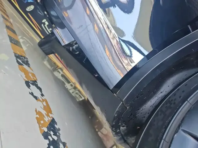 Tesla Model Y — Фото автомобиля 18