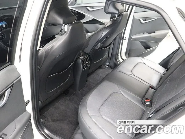 Kia Niro New — Фото автомобиля 17