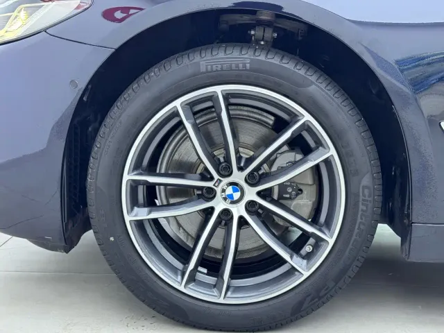 BMW 5 Series — Фото автомобиля 18