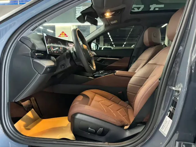 BMW 5 Series — Фото автомобиля 18