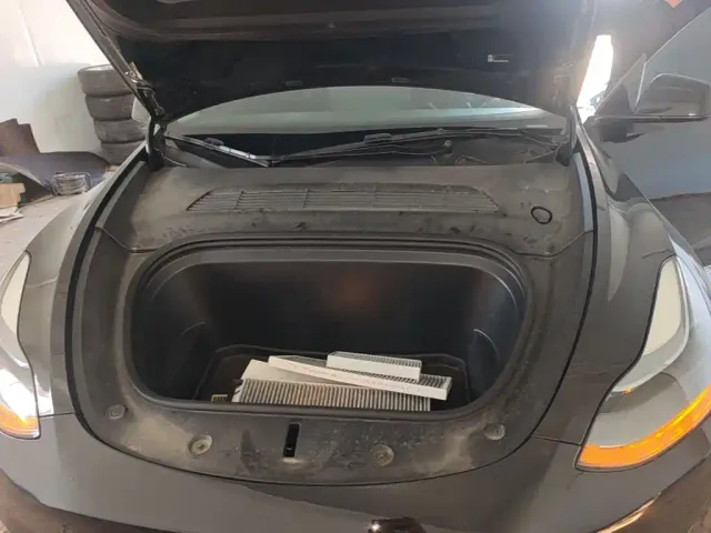 Tesla Model Y — Фото автомобиля 19