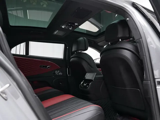 Bentley Flying Spur — Фото автомобиля 10