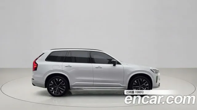 Volvo XC90 — Фото автомобиля 3