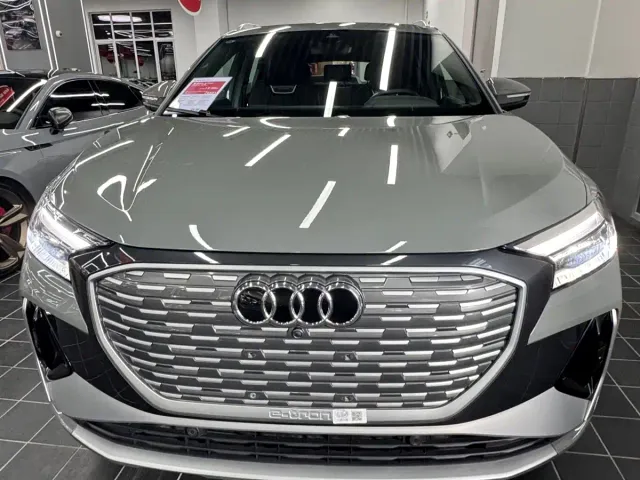 Audi Q4 e-tron — Фото автомобиля 3