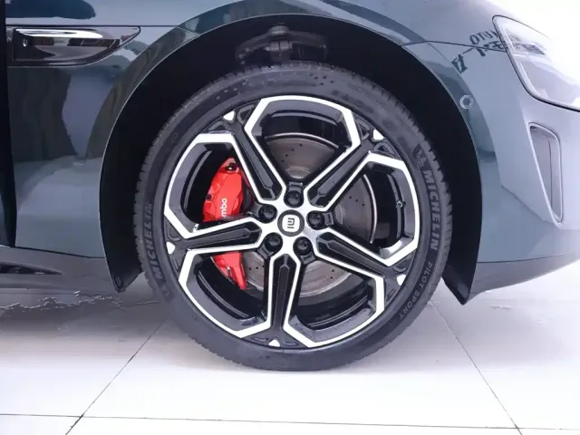 Xiaomi SU7 — Фото автомобиля 6