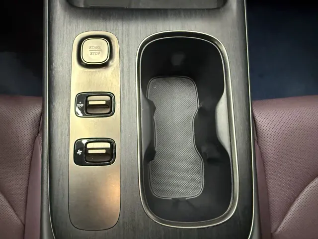 Xiaomi SU7 — Фото автомобиля 12
