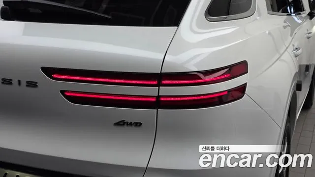 Genesis GV70 — Фото автомобиля 8