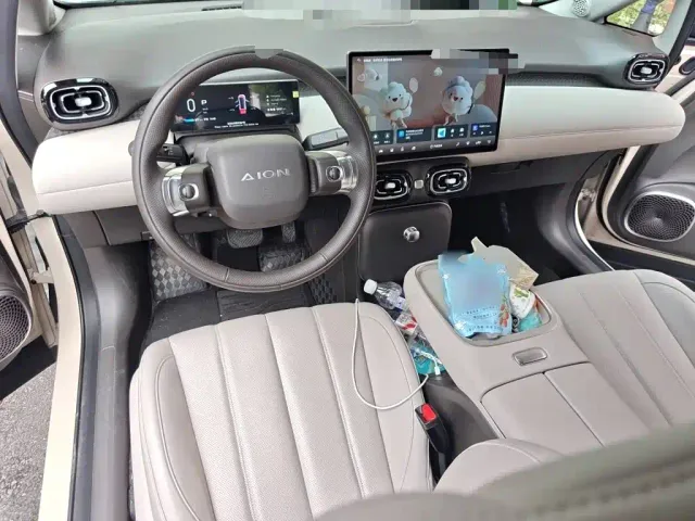 GAC Aion UT — Фото автомобиля 10
