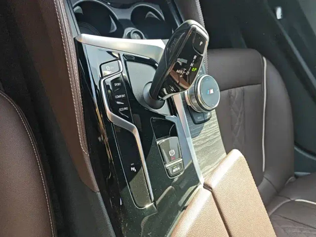 BMW 5 Series — Фото автомобиля 15