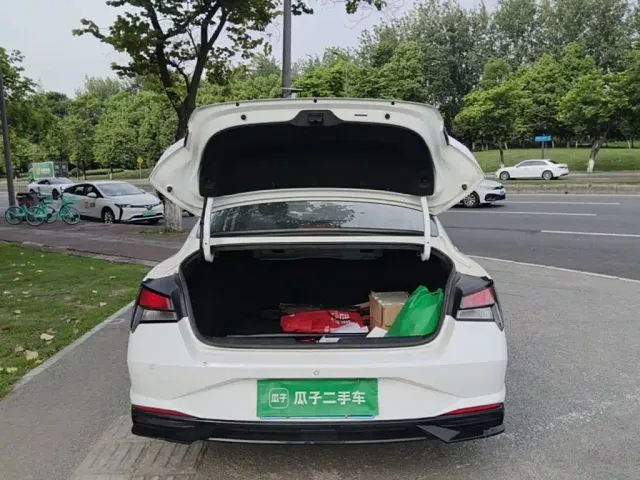 Hyundai Elantra — Фото автомобиля 18