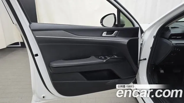 Kia K5 Новый K5 3 поколение 2.0 LPi(Для проката) — Фото автомобиля 24