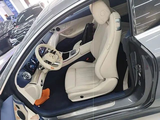 Mercedes-Benz E-Class — Фото автомобиля 14