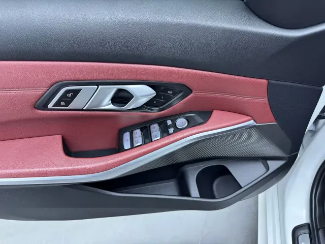 BMW 3 Series — Фото автомобиля 10