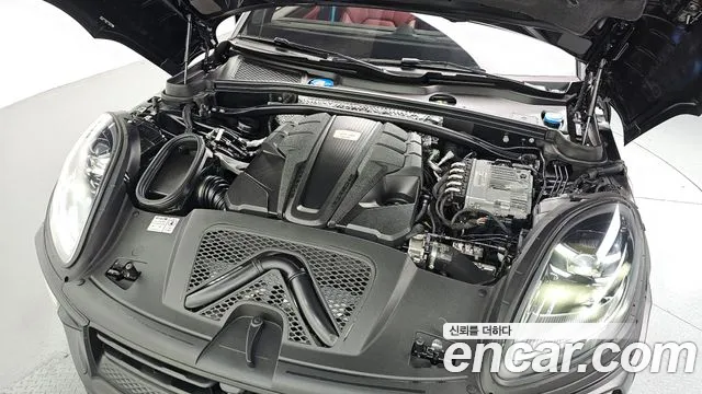 Porsche Macan — Фото автомобиля 6
