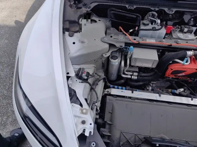 Tesla Model 3 — Фото автомобиля 21