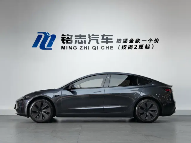 Tesla Model 3 — Фото автомобиля 6
