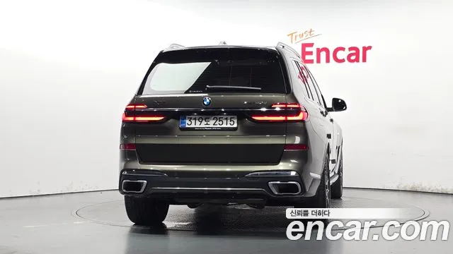 BMW X7 xDrive 40d M Sport 7 мест — Фото автомобиля 3