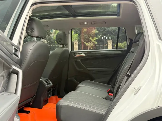 Volkswagen Tiguan L — Фото автомобиля 11
