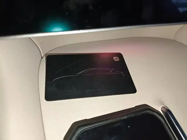 Xiaomi YU7 — Фото автомобиля 8
