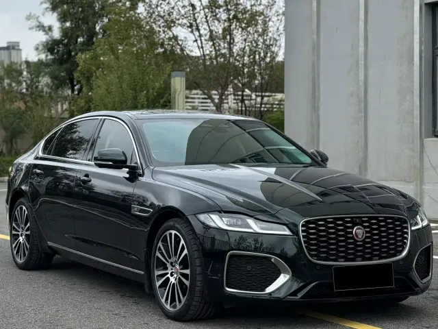 Jaguar XFL — Фото автомобиля 4