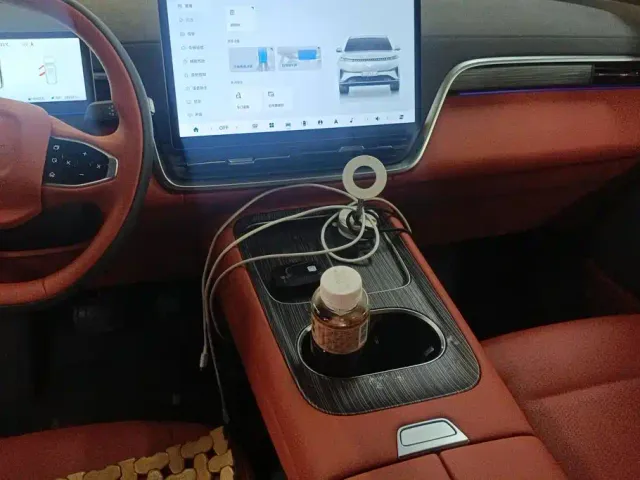 Dongfeng eπ 008 — Фото автомобиля 16