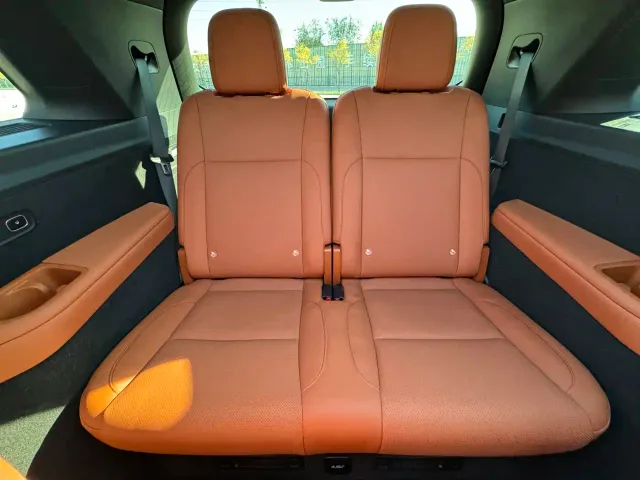 Li Auto L9 — Фото автомобиля 11