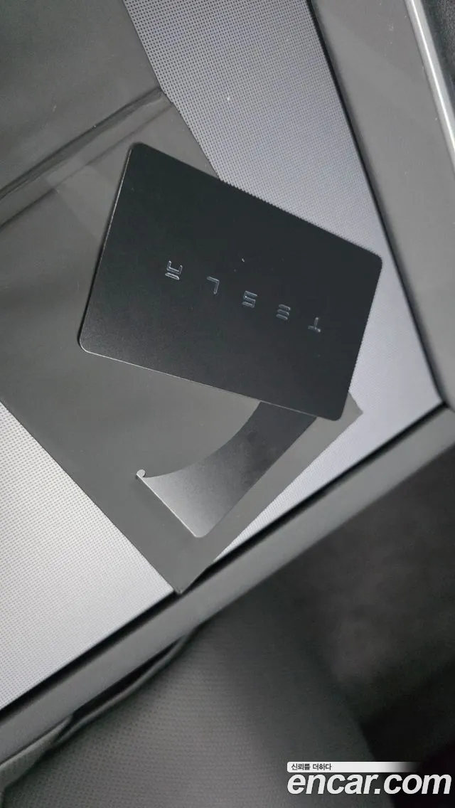 Tesla Model Y — Фото автомобиля 27