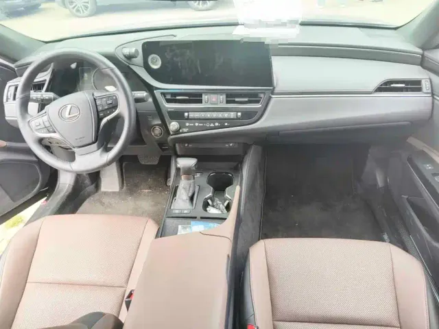 Lexus ES — Фото автомобиля 12