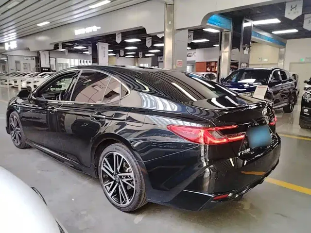 Toyota Camry — Фото автомобиля 4