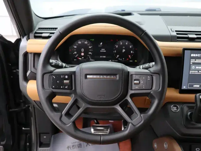 Land Rover Defender — Фото автомобиля 15