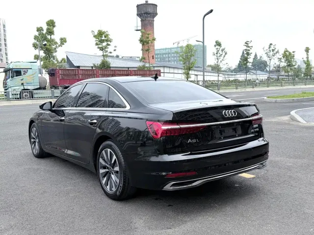 Audi A6L — Фото автомобиля 13