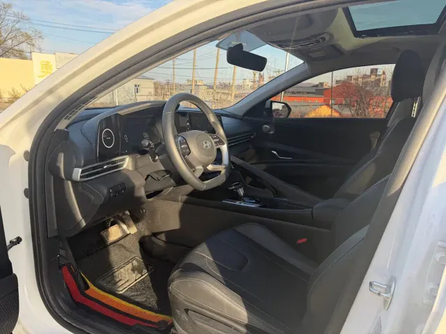 Hyundai Elantra — Фото автомобиля 8