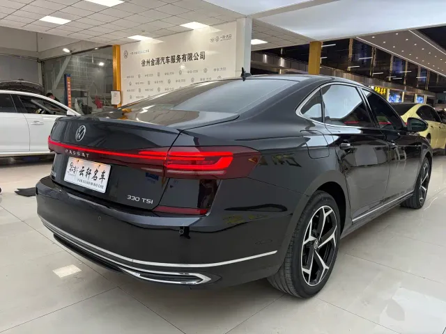 Volkswagen Passat — Фото автомобиля 7