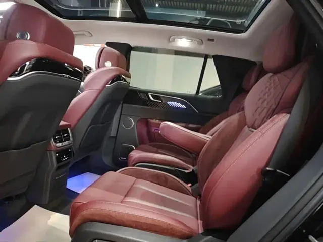 Hongqi E-HS9 — Фото автомобиля 16