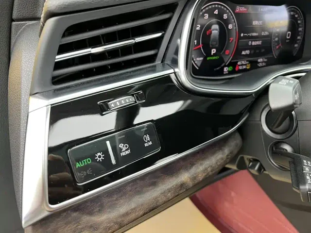 Audi Q7 — Фото автомобиля 24