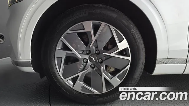 Genesis GV70 Electrified GV70 — Фото автомобиля 5