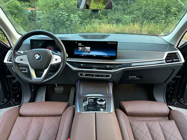 BMW X7 — Фото автомобиля 11