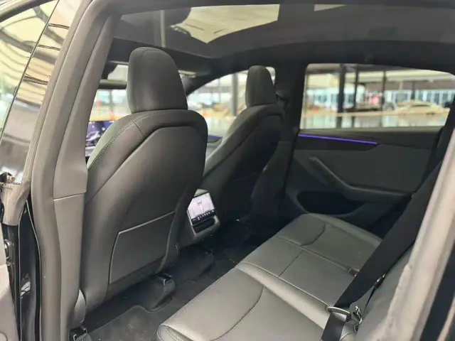 Tesla Model Y — Фото автомобиля 8