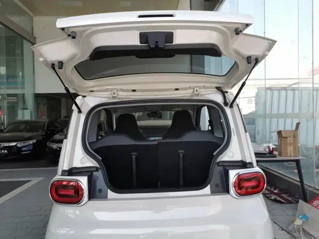 Wuling Hongguang Mini EV — Фото автомобиля 18