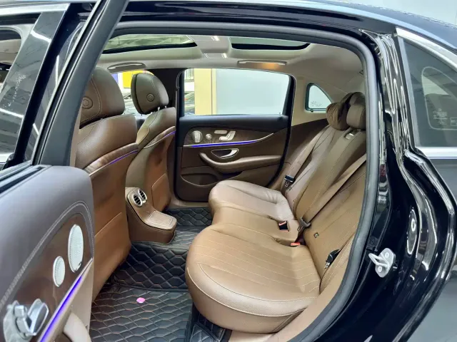 Mercedes-Benz E-Class — Фото автомобиля 11