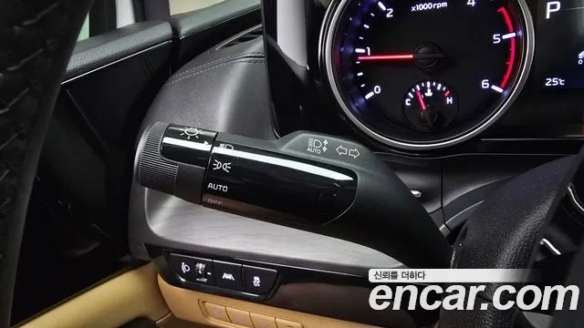Kia Carnival Generation 4 — Фото автомобиля 18