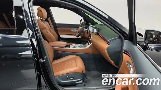 Genesis GV70 — Фото автомобиля 16