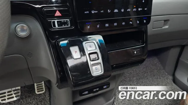 Hyundai Staria Staria 4WD Lounge 9 мест — Фото автомобиля 9