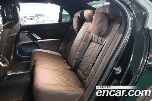 BMW 7-Series — Фото автомобиля 7