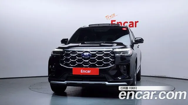 Ford Explorer — Фото автомобиля 2