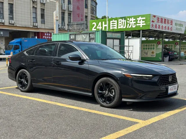 Honda Accord — Фото автомобиля 3