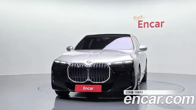 BMW 7 Series G70 — Фото автомобиля 3