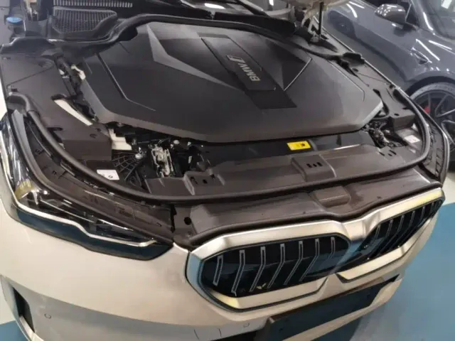 BMW i5 — Фото автомобиля 19