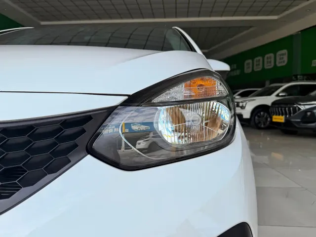Honda Fit — Фото автомобиля 4