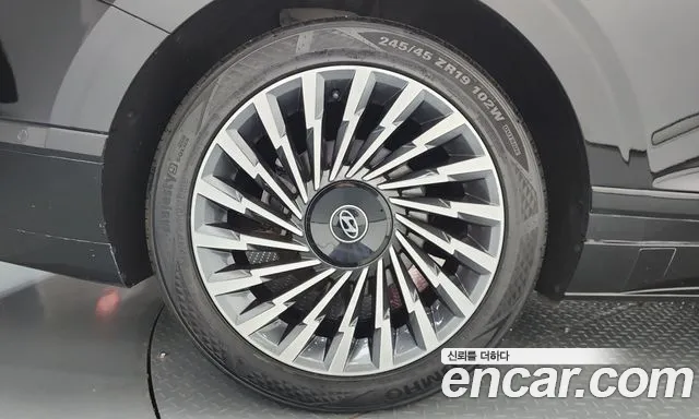 Hyundai Grandeur GN7 — Фото автомобиля 5